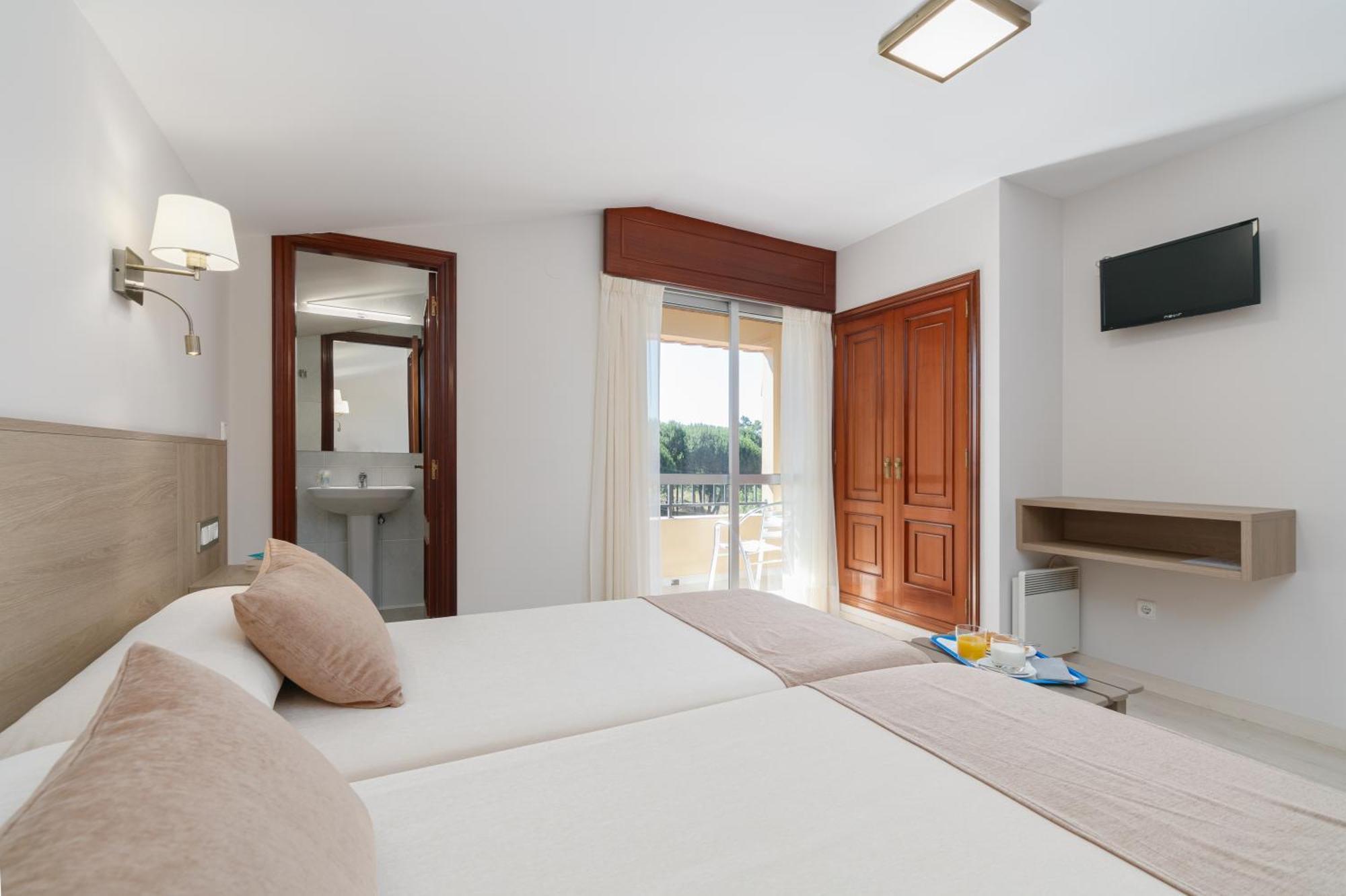 Hotel Gaivota Montalvo Exterior photo